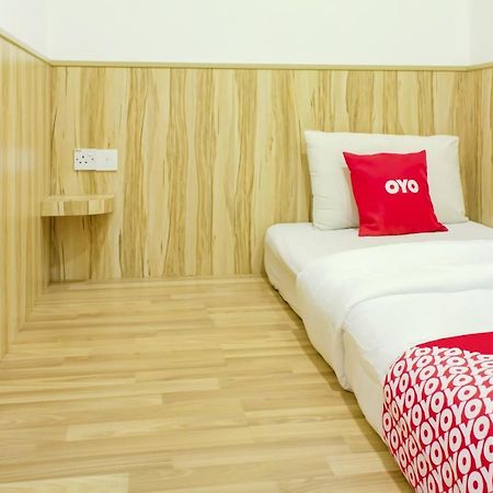Oyo 90028 Ragula Hotel Johor Bahru Exteriör bild
