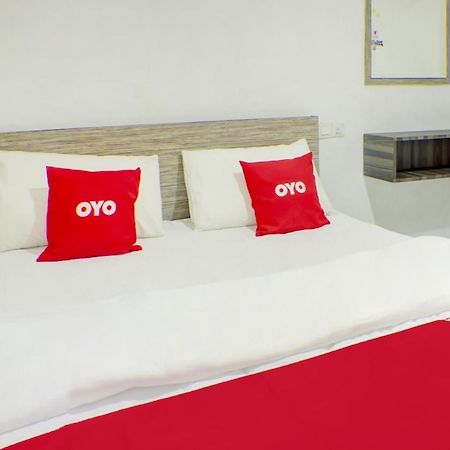 Oyo 90028 Ragula Hotel Johor Bahru Exteriör bild