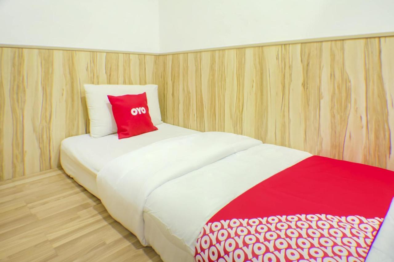 Oyo 90028 Ragula Hotel Johor Bahru Exteriör bild