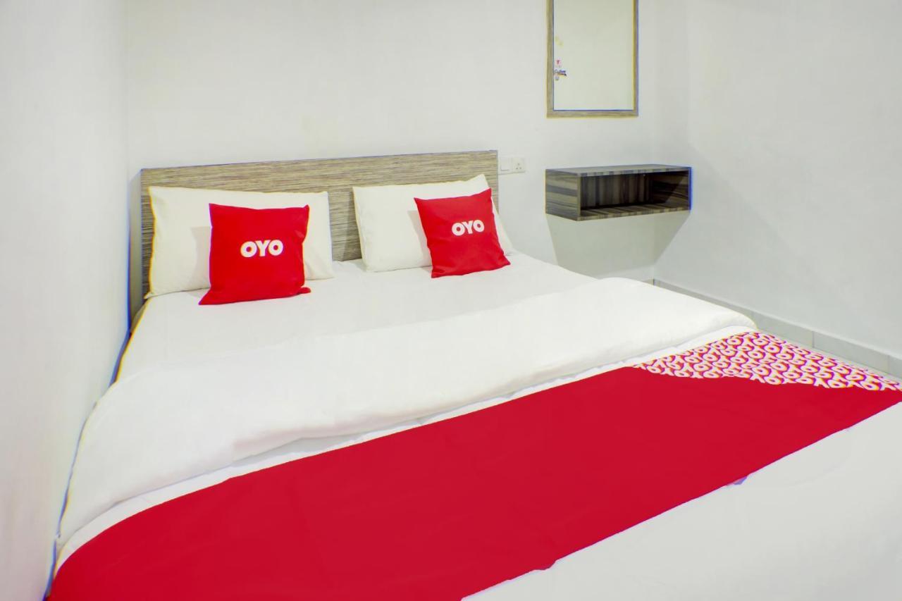 Oyo 90028 Ragula Hotel Johor Bahru Exteriör bild